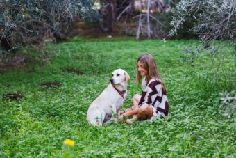 בוק אישי בטבע לדריה והכלבה המתוקה שלה